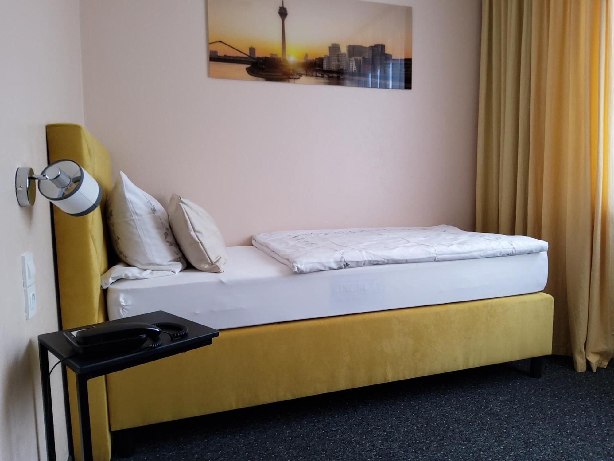 Schloss Hotel Gbr Dusseldorf Ngoại thất bức ảnh