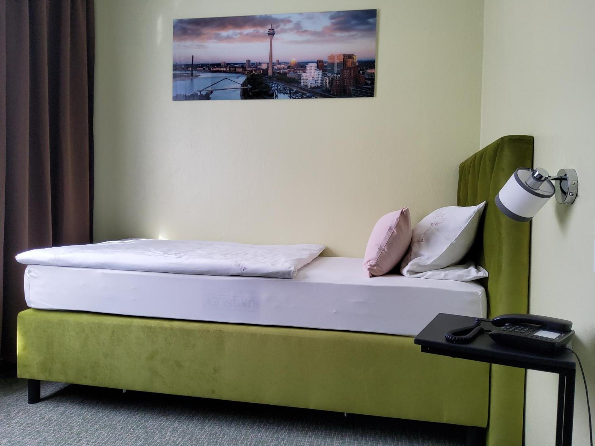 Schloss Hotel Gbr Dusseldorf Ngoại thất bức ảnh