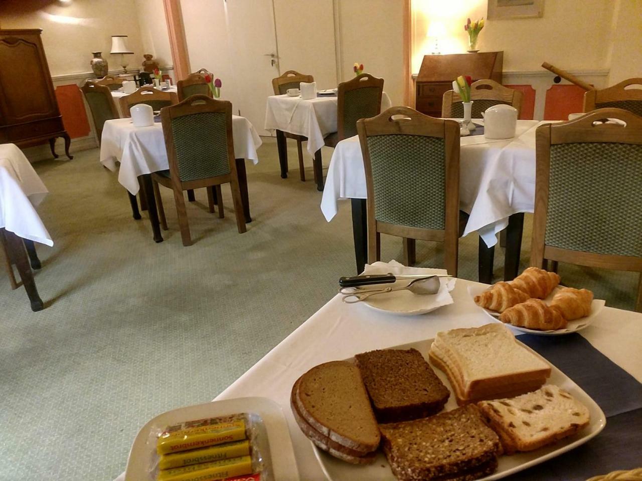 Schloss Hotel Gbr Dusseldorf Ngoại thất bức ảnh